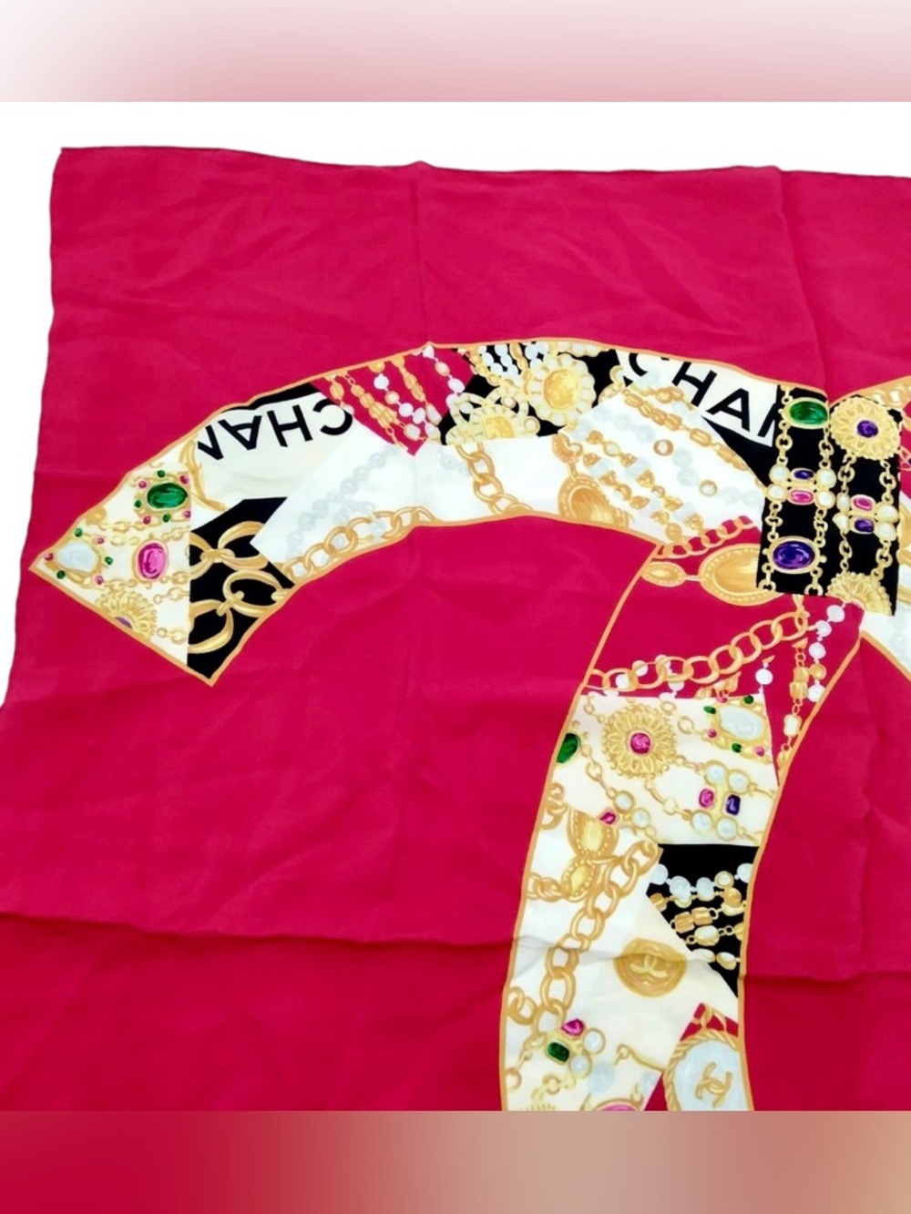 ✨🛍️ Chanel Red Multicolor CC Jewelry Pattern Silk Scarf - Picture 3 of 7